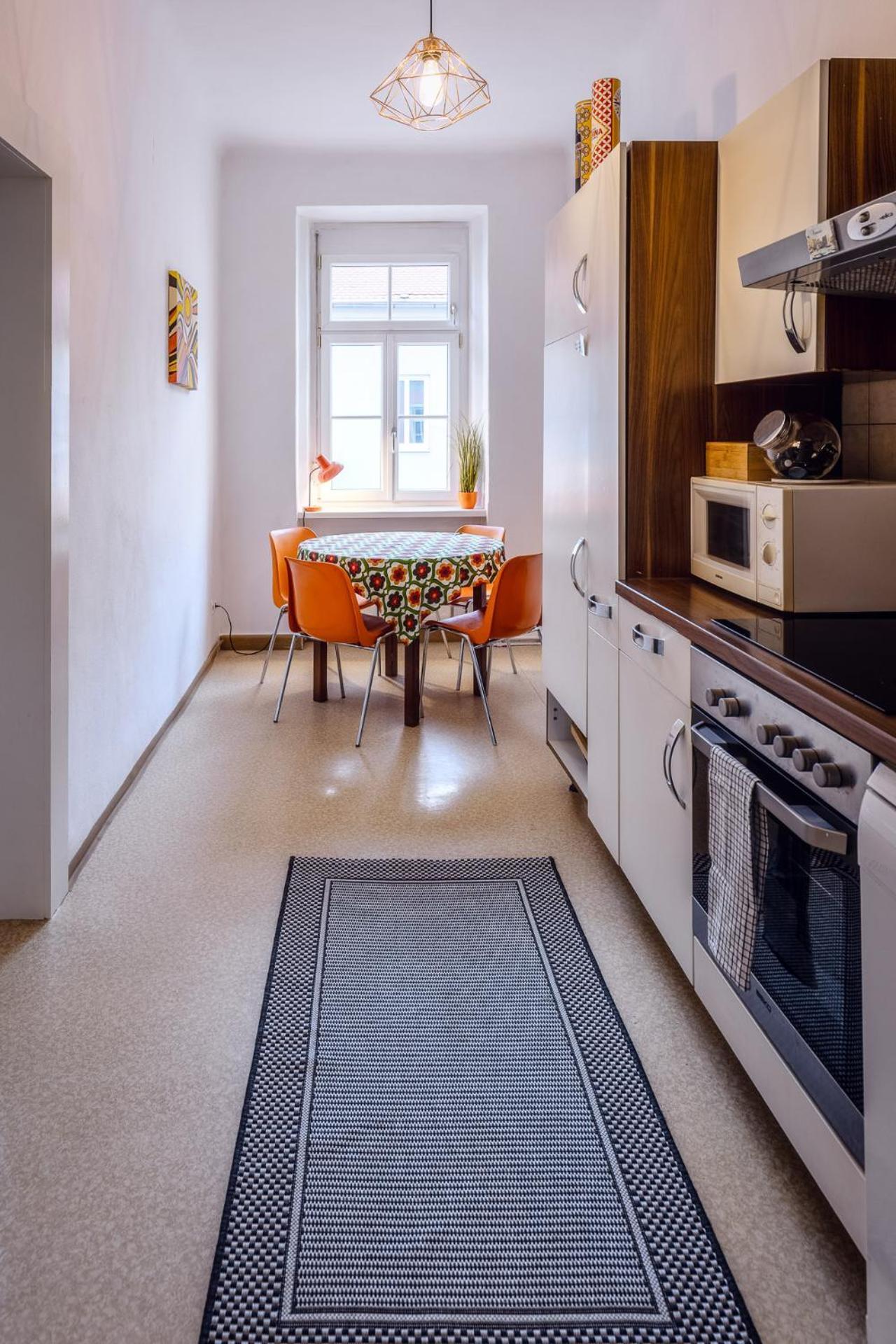 Sunny Citycenter Apartment - Graz Main Station Bagian luar foto