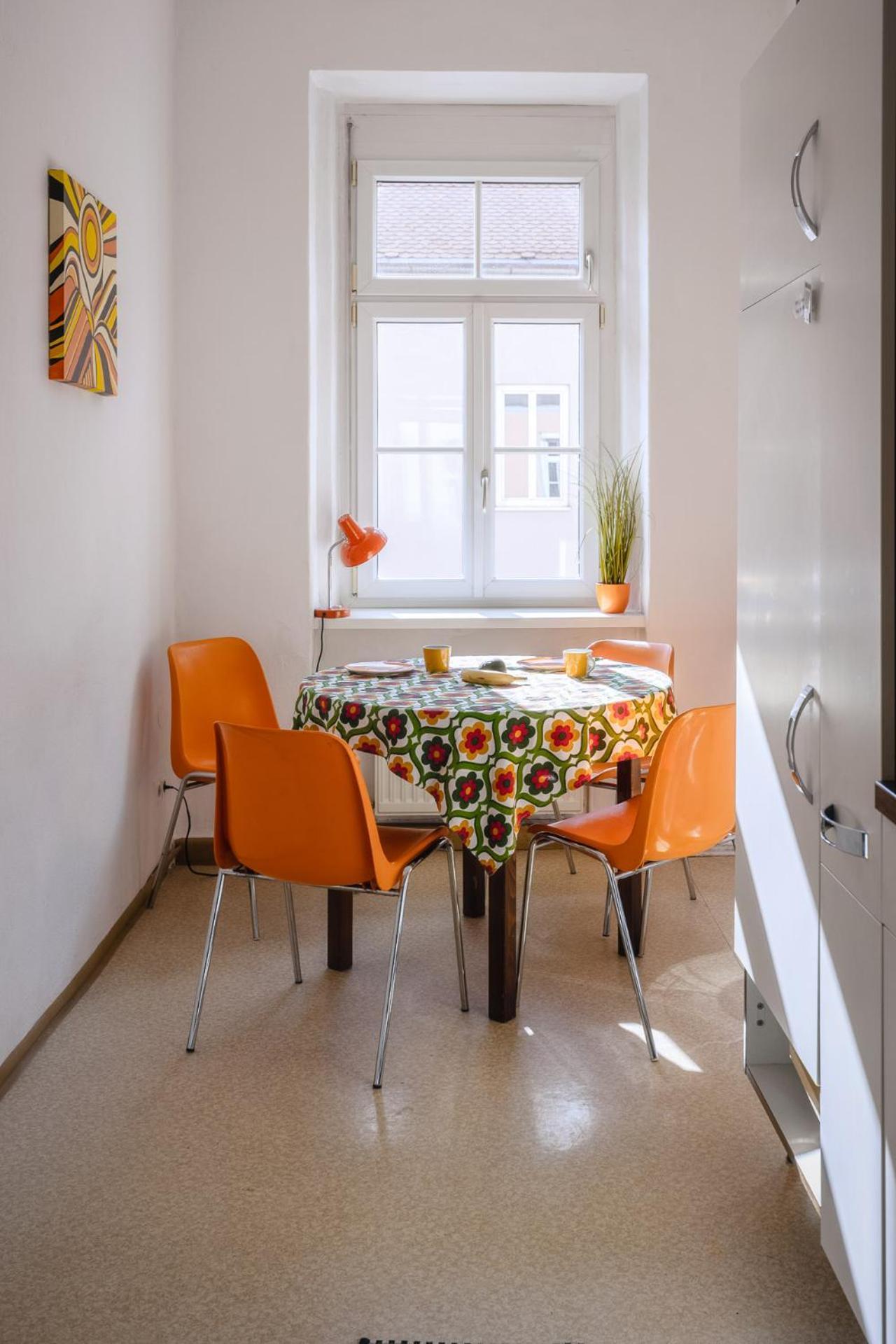 Sunny Citycenter Apartment - Graz Main Station Bagian luar foto