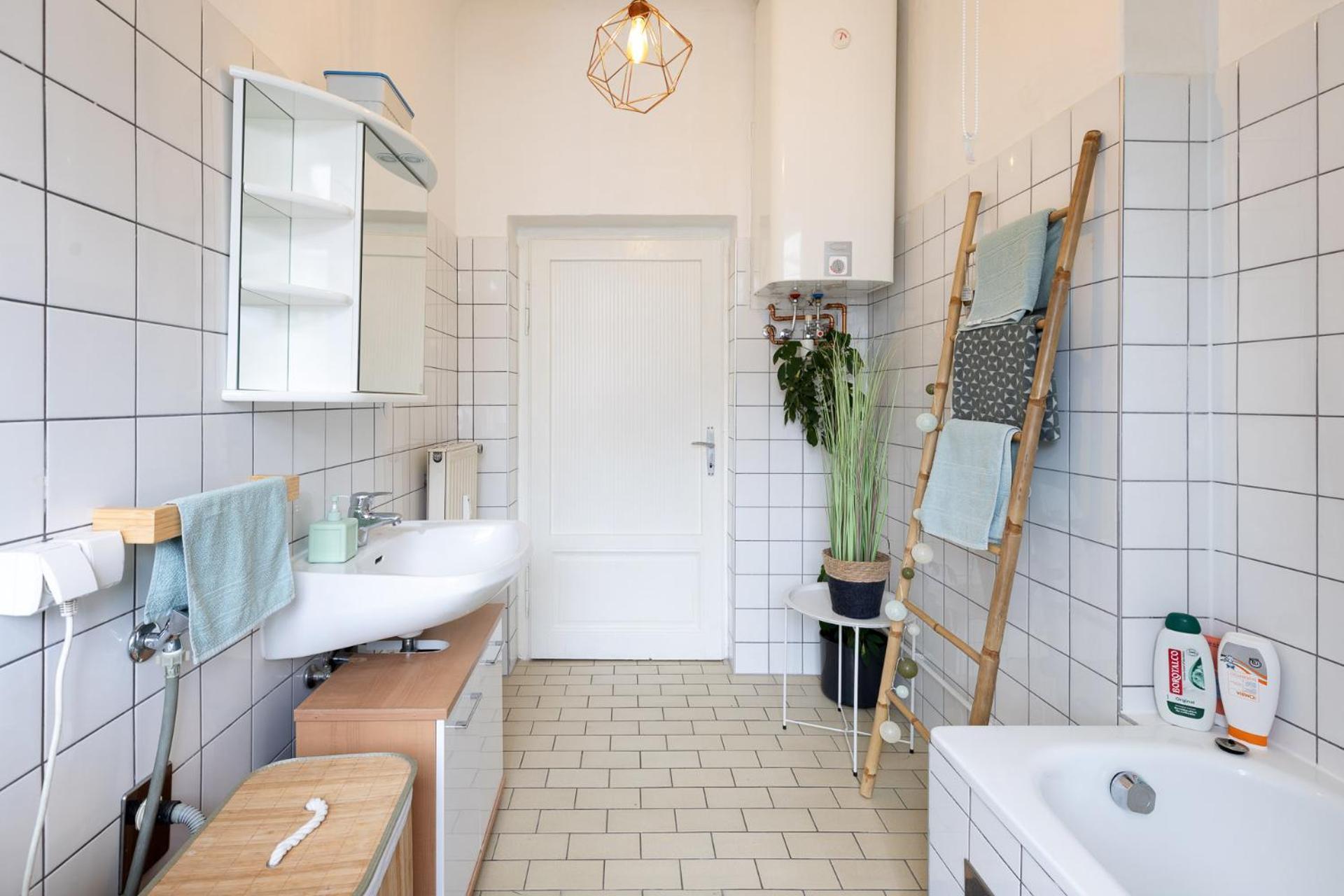 Sunny Citycenter Apartment - Graz Main Station Bagian luar foto